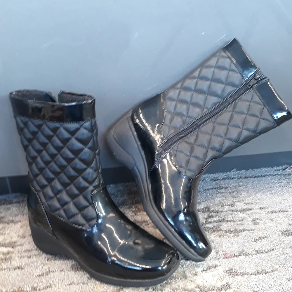 White Mountain Aquarius Quilted Satin Boots / Size 7M Black Winter Boots